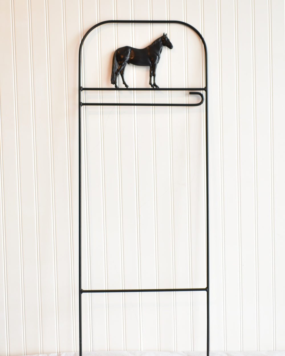 Small Garden Flag Arbor With Horse Cutout Design
