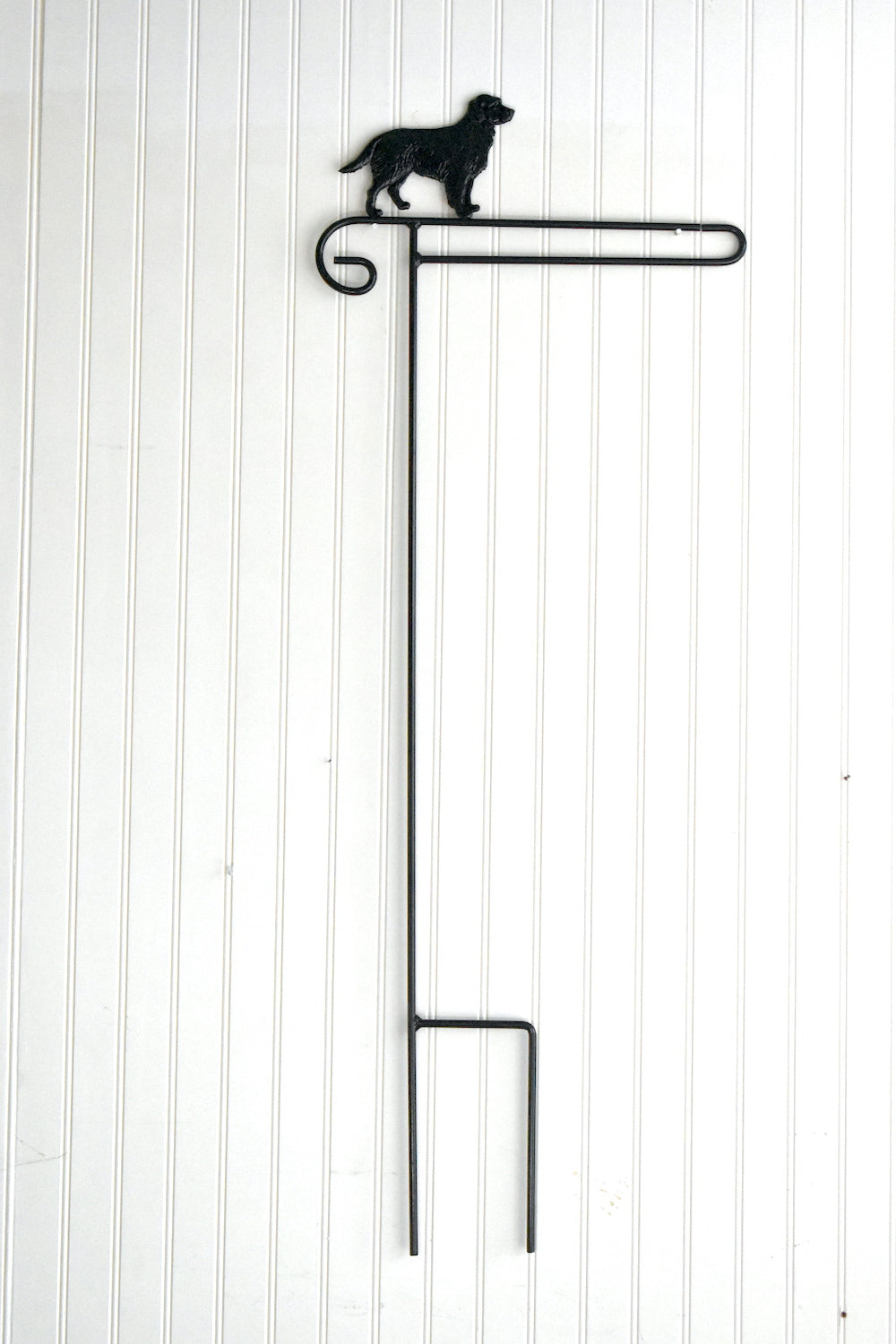 Small Garden Flag Holder With Golden Retriever Dog Cutout Design